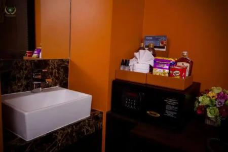 Violet Tower at Khaosan Palace - 57