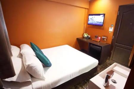 Violet Tower at Khaosan Palace - 55