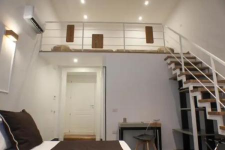 Piazza Bovio 22 - 76