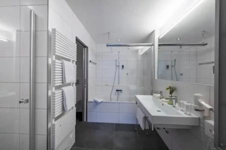 Romantik Schweizerhof - 37