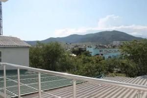 Номер на Бирюзова 6