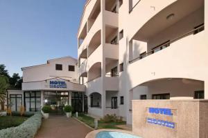 Hotel «Flores», Пореч