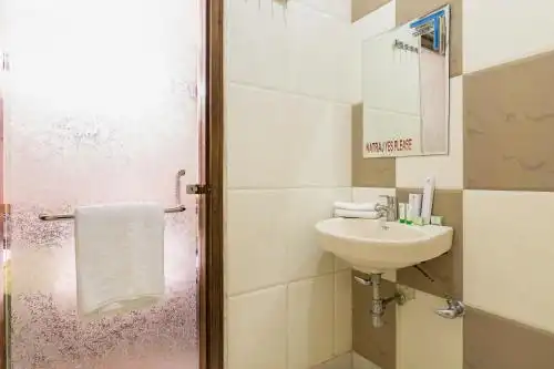 Treebo Trend Natraj Yes Please - 24