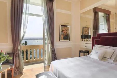 Grand Des Etrangers - 32