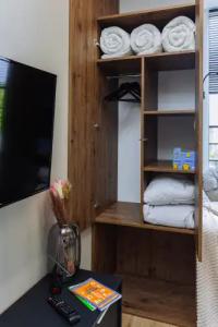 на тенистой аллее - 17