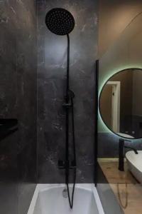 на тенистой аллее - 25