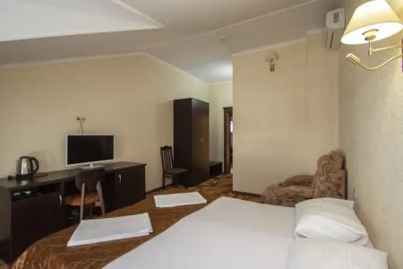 Luxury House - 102