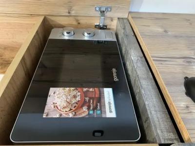 Октябрьская - 31