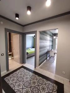 Октябрьская - 22