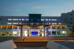 King Evelthon Beach Hotel & Resort