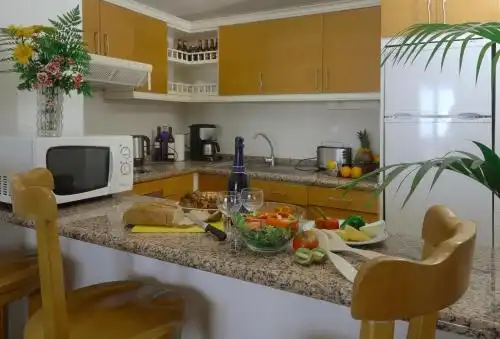 Beverly Hills Suites - Excels & Resorts - 31