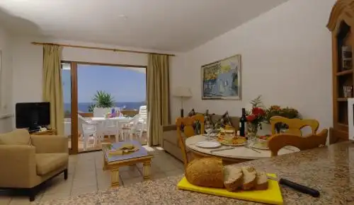 Beverly Hills Suites - Excels & Resorts - 30