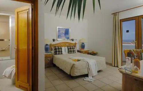 Beverly Hills Suites - Excels & Resorts - 35
