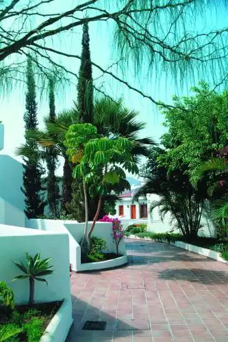 Beverly Hills Suites - Excels & Resorts - 18