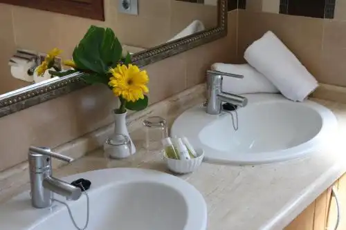 Beverly Hills Suites - Excels & Resorts - 32