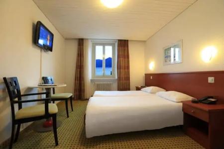 Piazza Ascona & Restaurants - 3