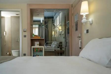 The Gate 30 Suites - 57