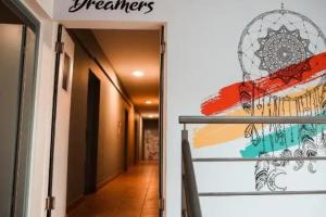 Moon Rocks Hostel, Новаля