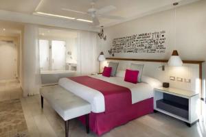 Отель «Catalonia La Romana - Все включено», Байяибе