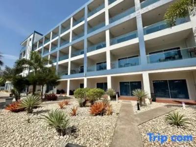 GrandBlue Resort & Beachclub - 79