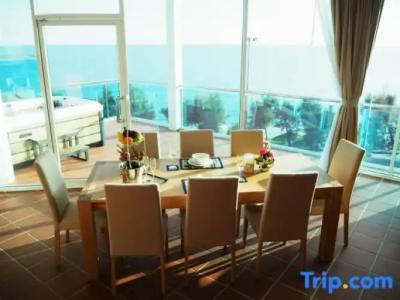 GrandBlue Resort & Beachclub - 43