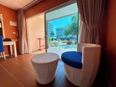 GrandBlue Resort & Beachclub - 52