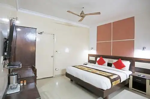 The Tashkent - Couple Friendly Stays - 18