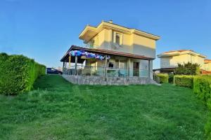 Poseidon Marine Villa, Илдыр