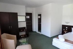 Family Hotel Asai, Равда