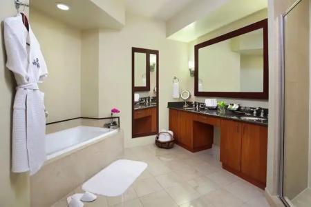 Trump International Beach - 7