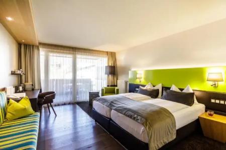 Lederer's living - 52