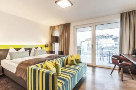Lederer's living - 40