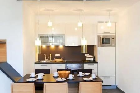 Lederer's living - 107