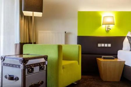 Lederer's living - 53