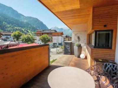 Lederer's living - 58
