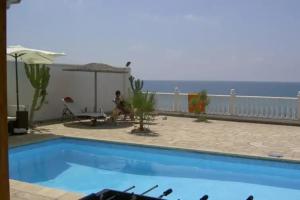 Zygi Beachfront Villa, Зиги