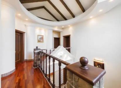 Коттедж с бассейном Huse - 12