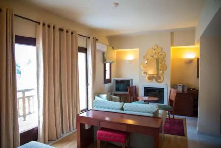 Maritsas & Suites - 13