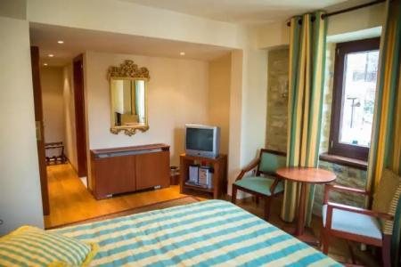 Maritsas & Suites - 42