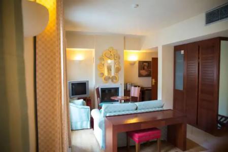 Maritsas & Suites - 12