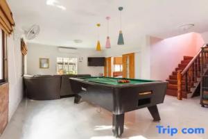 Madee Villa - Pattaya Holiday House Walking Street 6 Bedrooms, Паттайя