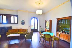 Villa la Timpa, Ачиреале