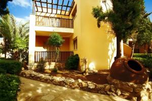 Akteon Holiday Village