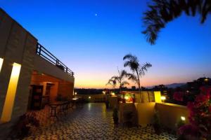 Hotel «Queens Park», Покхара