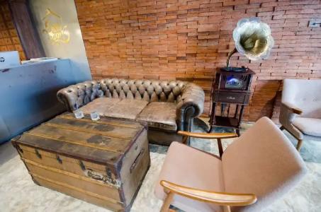 Oyo 704 Siam Plug In Hostel - 1