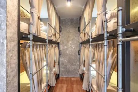 Oyo 704 Siam Plug In Hostel - 100