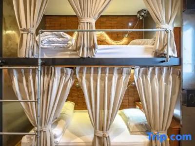 Oyo 704 Siam Plug In Hostel - 102