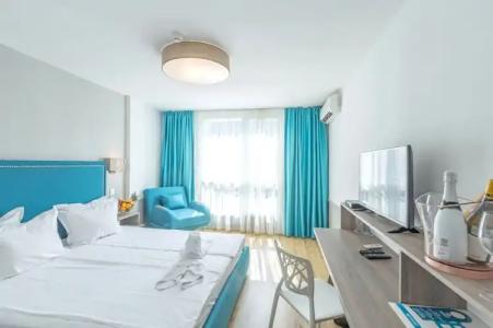 Boulevard Boutique - 19