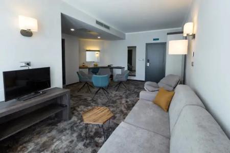 Best Western Plus Premium Inn - 107