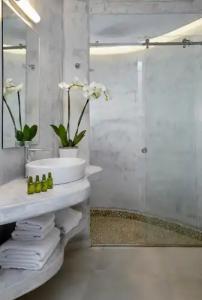 Aperanto Suites - 36